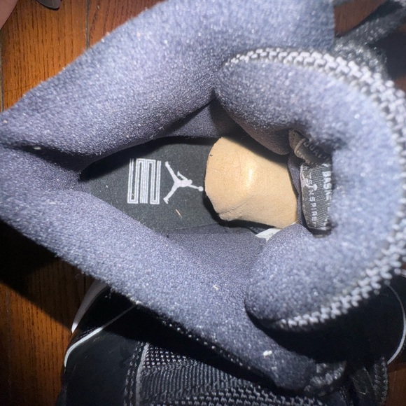 Jordan Kids Sneakers Black White Red - Picture 6 of 15